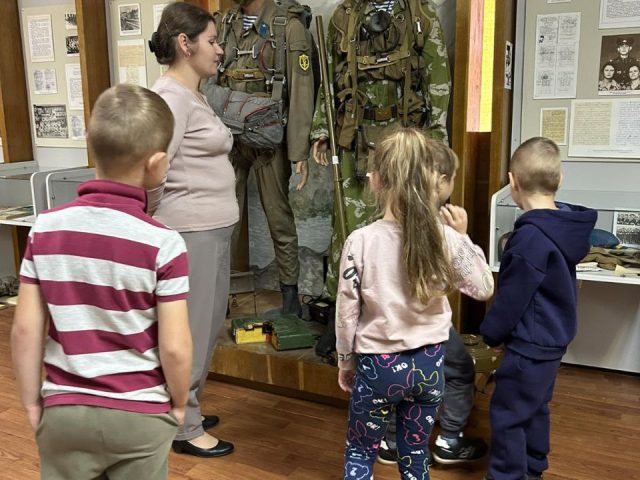 ГУ «Пуховичский районный краеведческий музей» посетили малыши дошкольники из Блужского детского сада.🌸